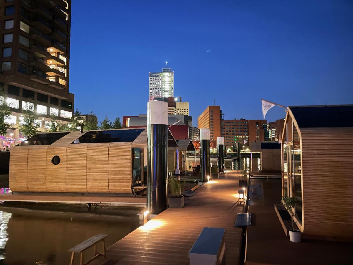 Wikkelboats At Floating Rotterdam Rijnhaven Vila Exterior foto