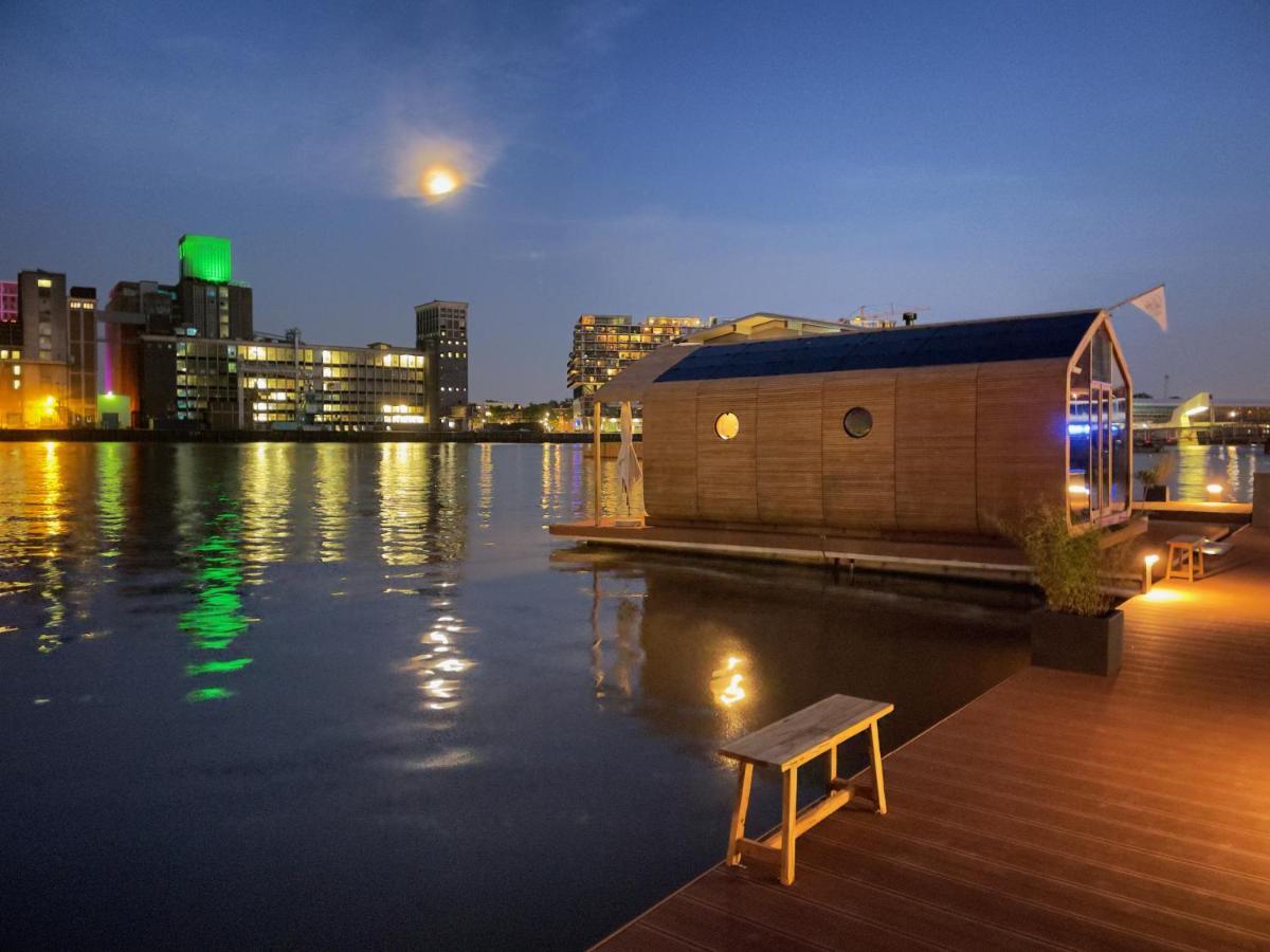Wikkelboats At Floating Rotterdam Rijnhaven Vila Exterior foto