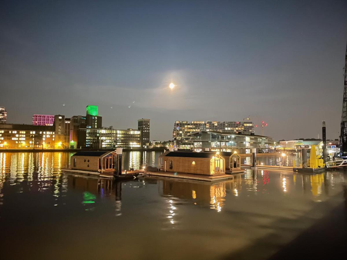 Wikkelboats At Floating Rotterdam Rijnhaven Vila Exterior foto
