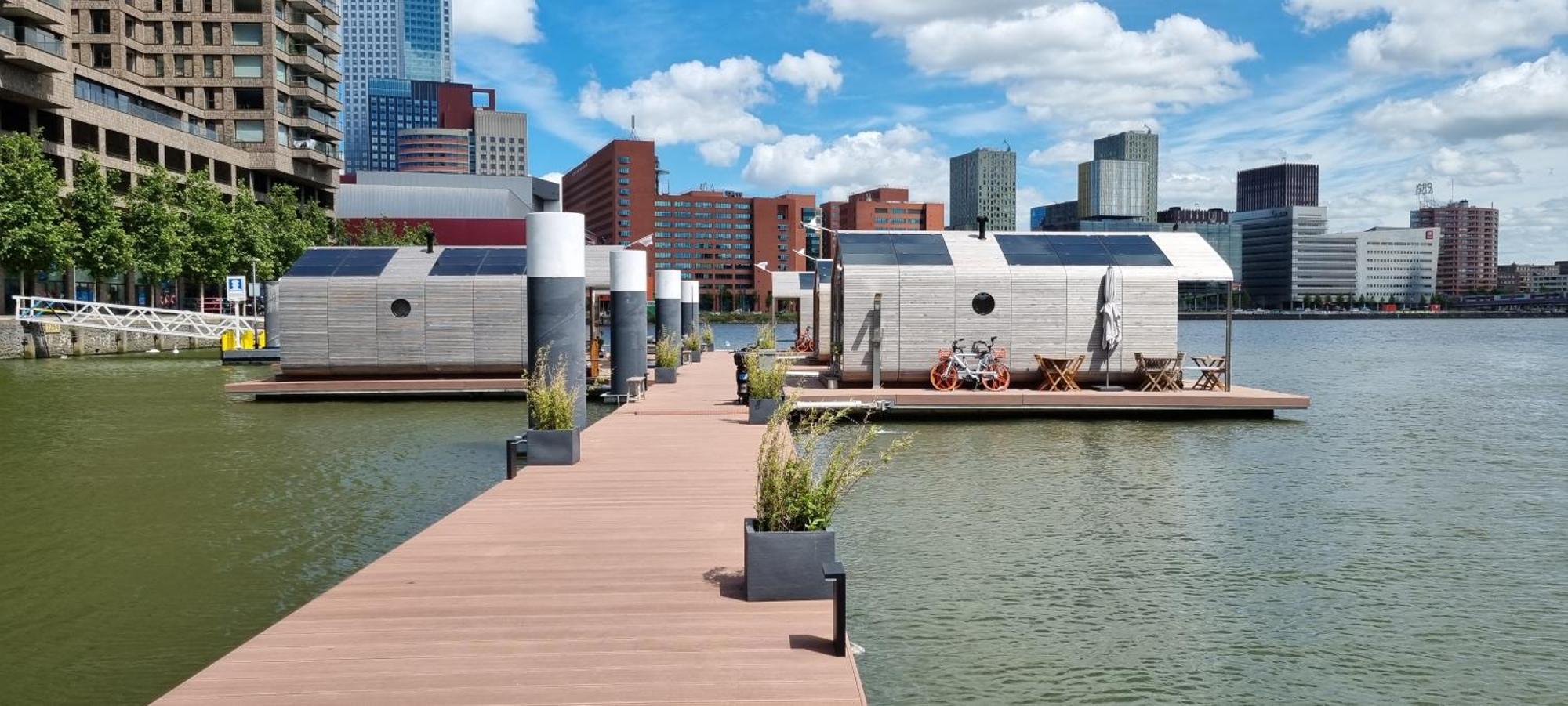 Wikkelboats At Floating Rotterdam Rijnhaven Vila Exterior foto